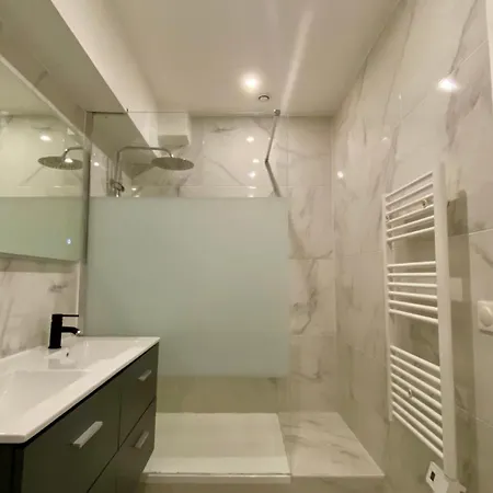 Pois3ouest - Vast At Poissonniere 8p * Париж